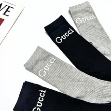 配包装 🌟【一盒4 双】 🌟Gucci 古奇 爆款双G字母 长筒袜 小腿袜,短腿袜 🔥专柜同步发售ing ,巨多明星红 配包装 🌟【一盒4 双】 🌟Gucci 古奇 爆款双G字母 长筒袜 小腿袜,短腿袜 🔥专柜同步发售ing ,巨多明星红
