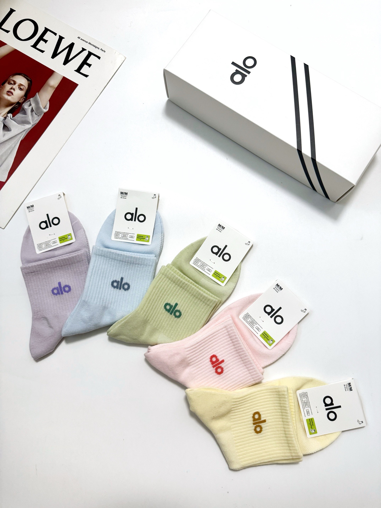 配包装 🌟【一盒5 双】  🌟alo 经典字母logo纯棉短袜 中筒袜 ，ins超火爆红人同款，精美纯棉 面料，潮人必备