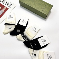 配包装 🌟【一盒5 双】 🌟Gucci 古琦 经典字母logo 双G 短袜 ,ins超火爆短袜,纯棉面料,潮人必备 配包装 🌟【一盒5 双】 🌟Gucci 古琦 经典字母logo 双G 短袜 ,ins超火爆短袜,纯棉面料,潮人必备