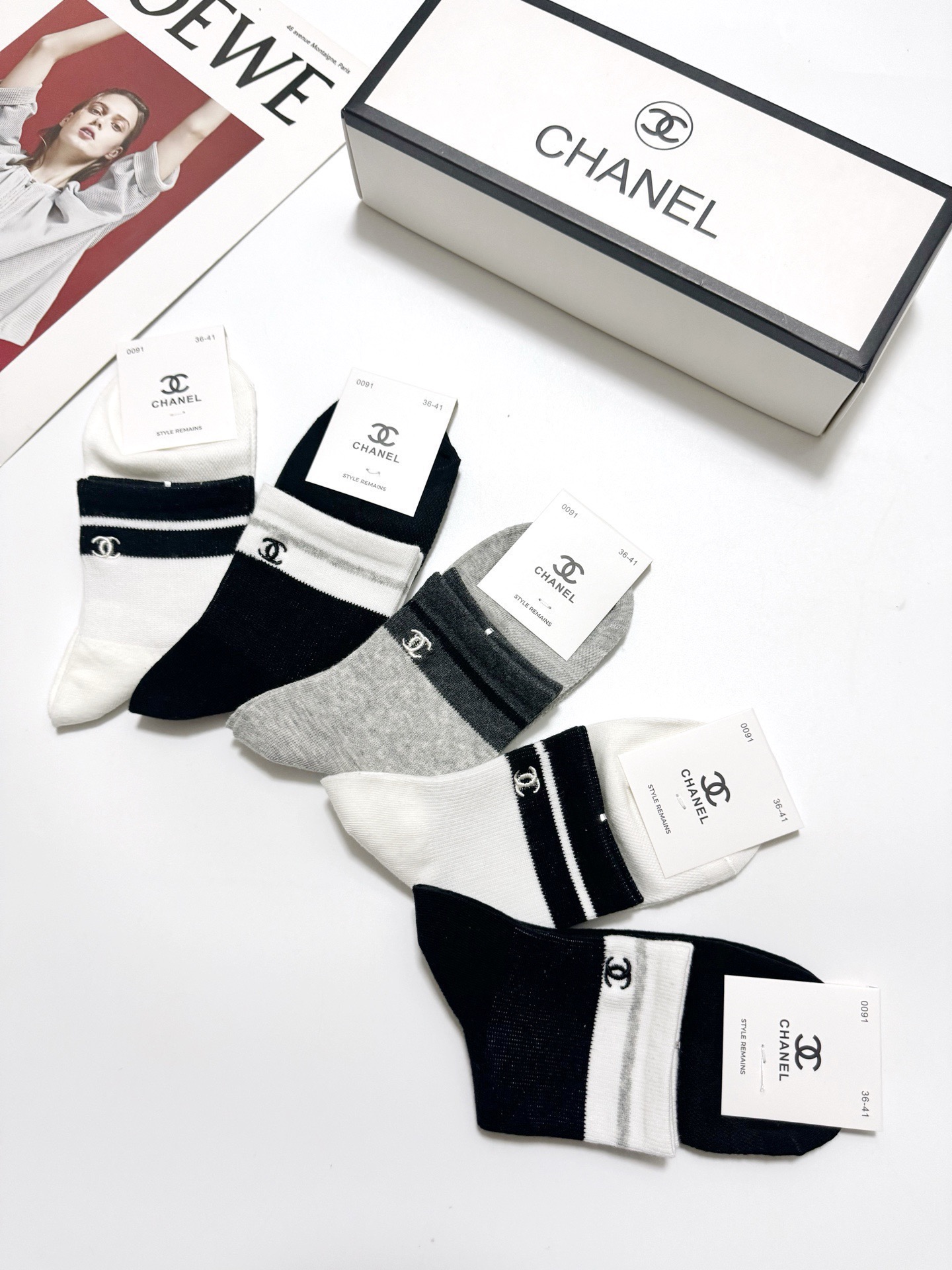 配包装 🌟【一盒5 双】  🌟Chanel 香奈儿 经典刺绣字母logo 纯棉 中筒袜   ，软糯亲肤，ins超火爆配色