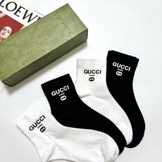 配包装 🌟【一盒4双】 🌟Gucci 古琦 经典字母logo 纯棉中筒袜 经典纯色短袜 🌟ins爆款!专柜在售ing 🌟 配包装 🌟【一盒4双】 🌟Gucci 古琦 经典字母logo 纯棉中筒袜 经典纯色短袜 🌟ins爆款!专柜在售ing 🌟