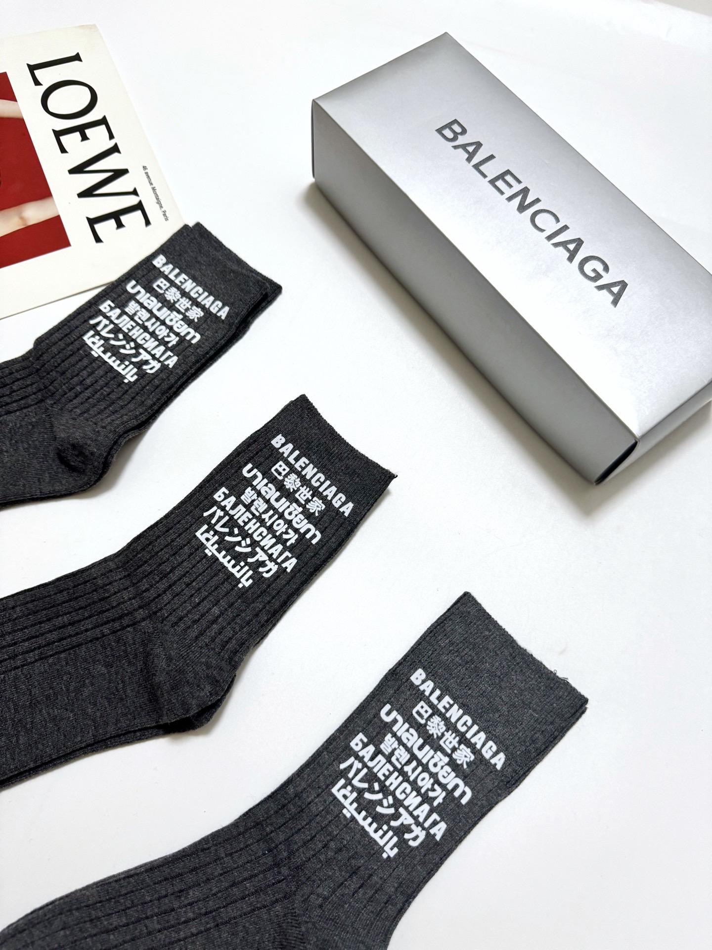 配包装 🌟【一盒3双】 🌟巴黎世家 balenciaga 经典字母logo纯棉中筒袜   🌟重工装饰个性时尚 🌟ins爆