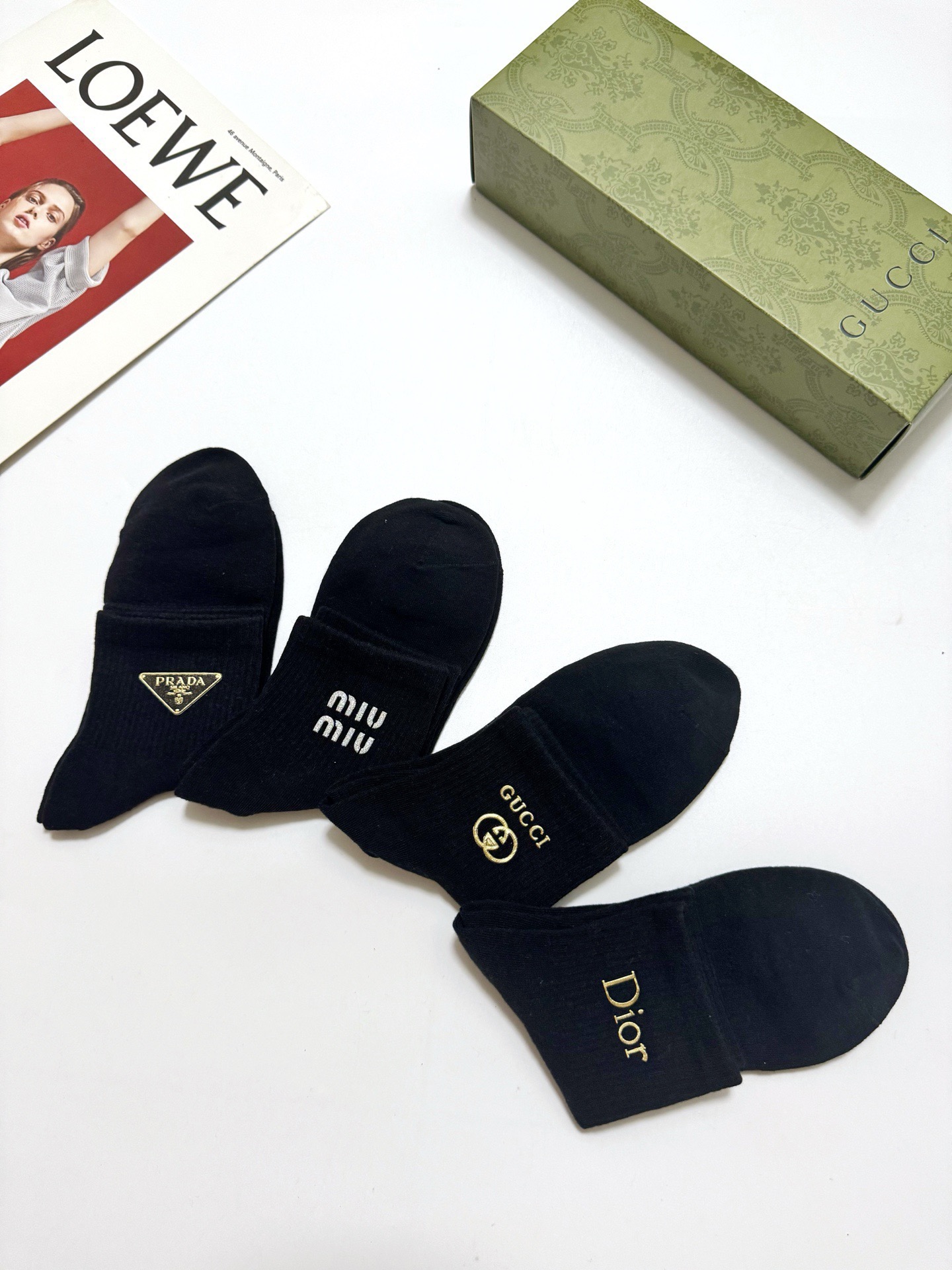 配包装 🌟【一盒4双】 🌟Gucci/prada/miumiu/dior 欧美大牌 经典纯色 字母logo 纯棉短筒袜 