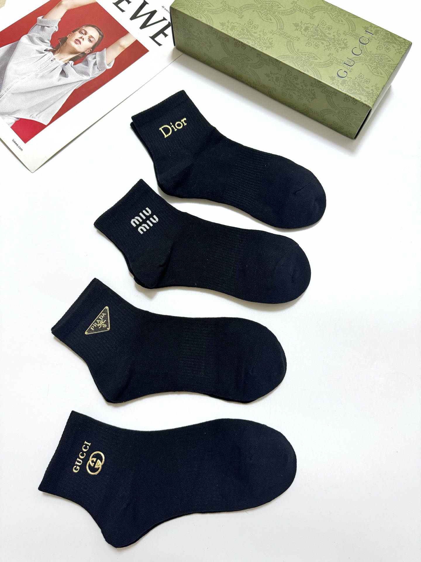 配包装 🌟【一盒4双】 🌟Gucci/prada/miumiu/dior 欧美大牌 经典纯色 字母logo 纯棉短筒袜 
