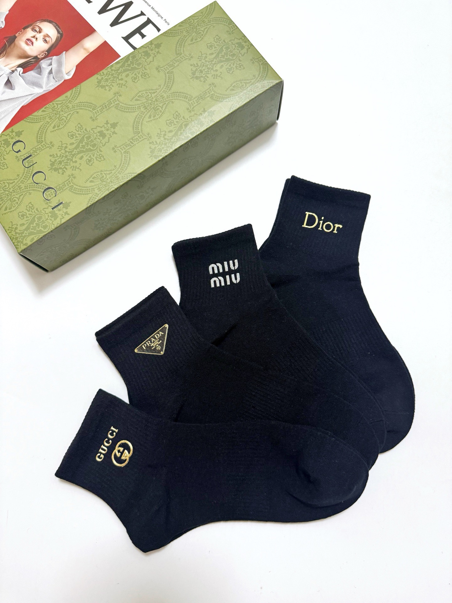 配包装 🌟【一盒4双】 🌟Gucci/prada/miumiu/dior 欧美大牌 经典纯色 字母logo 纯棉短筒袜 