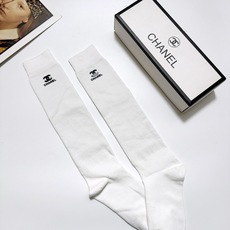 配包装 🌟【一盒一双】 🌟 Chanel 香奈儿 爆款经典字母 logo 长筒袜 小腿袜🔥 纯棉 材质,超完美结合,款式 配包装 🌟【一盒一双】 🌟 Chanel 香奈儿 爆款经典字母 logo 长筒袜 小腿袜🔥 纯棉 材质,超完美结合,款式