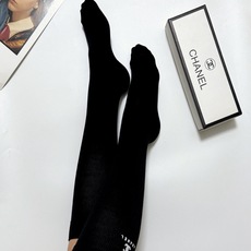 配包装 🌟【一盒一双】 🌟 Chanel 香奈儿 爆款经典字母 logo 长筒袜 小腿袜🔥 纯棉 材质,超完美结合,款式 配包装 🌟【一盒一双】 🌟 Chanel 香奈儿 爆款经典字母 logo 长筒袜 小腿袜🔥 纯棉 材质,超完美结合,款式