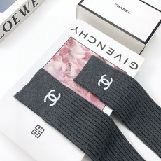配包装 🌟【一盒一双】 🌟Chanel 香奈儿 经典字母logo纯棉长筒袜 小腿袜 🌟重工装饰个性时尚 🌟ins爆款! 配包装 🌟【一盒一双】 🌟Chanel 香奈儿 经典字母logo纯棉长筒袜 小腿袜 🌟重工装饰个性时尚 🌟ins爆款!