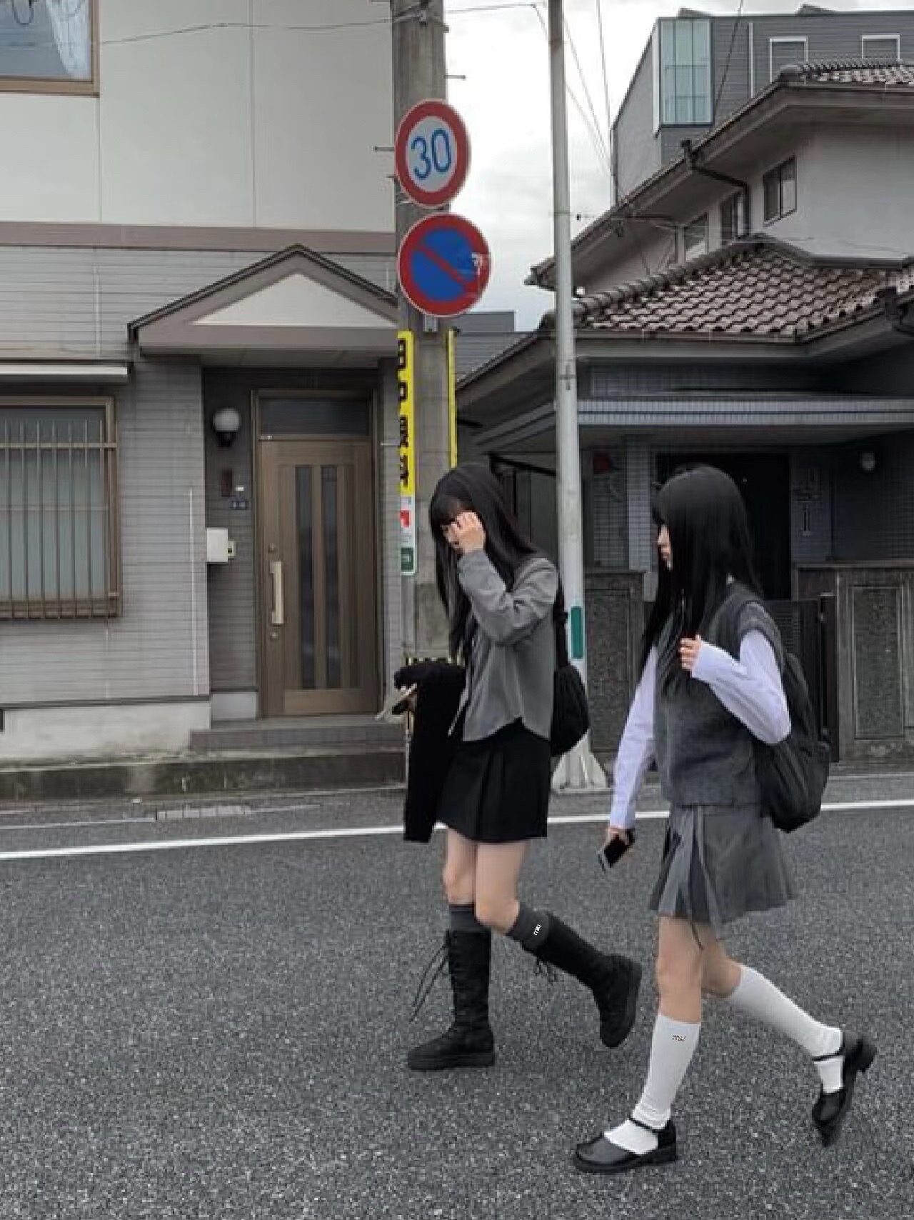 配包装 🌟【一盒2双】 🌟 miumiu 缪缪 经典字母 长筒袜 短筒袜🔥双针针织材质，超完美结合，款式经典，专柜同步发