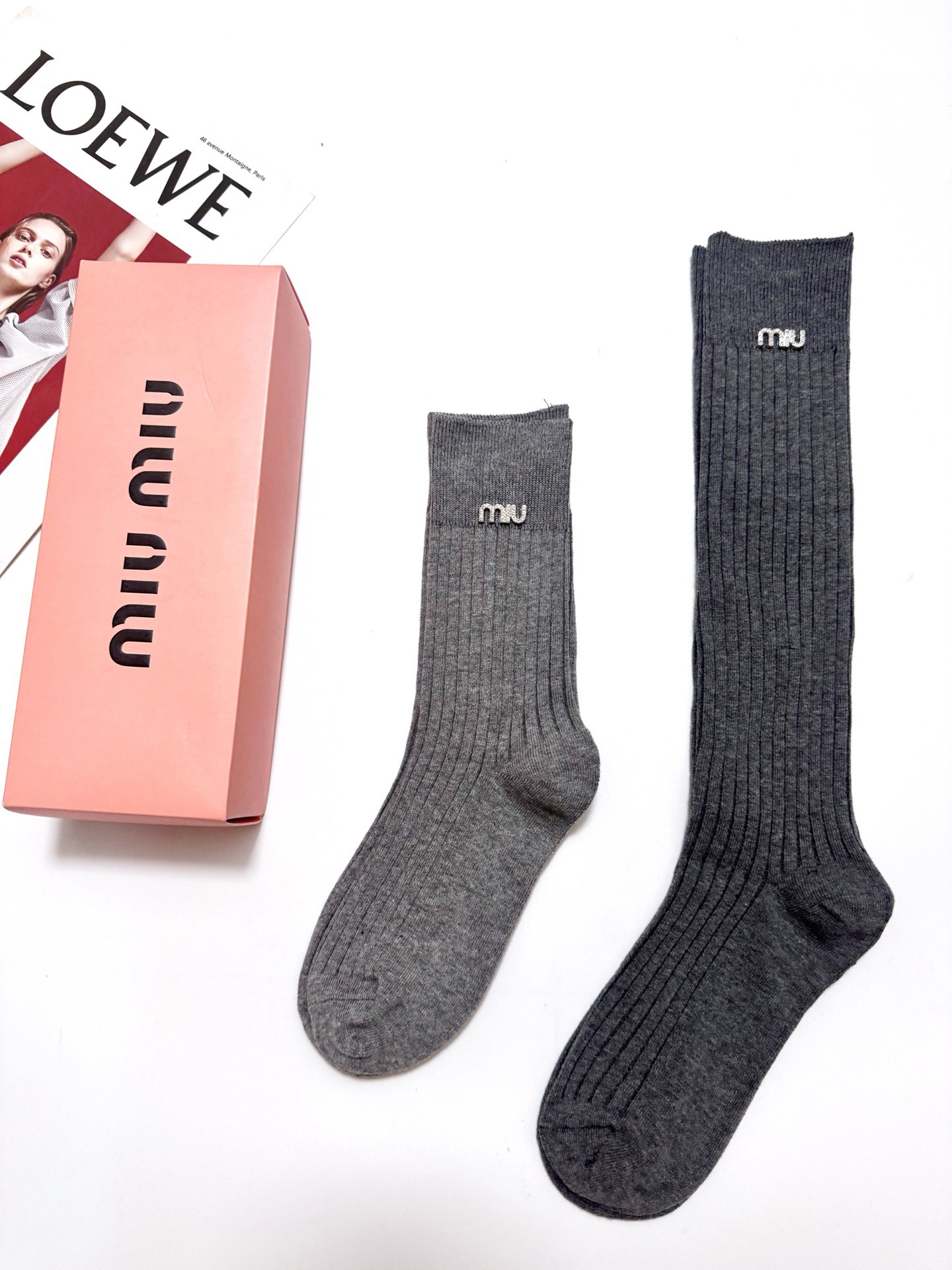 配包装 🌟【一盒2双】 🌟 miumiu 缪缪 经典字母 长筒袜 短筒袜🔥双针针织材质，超完美结合，款式经典，专柜同步发
