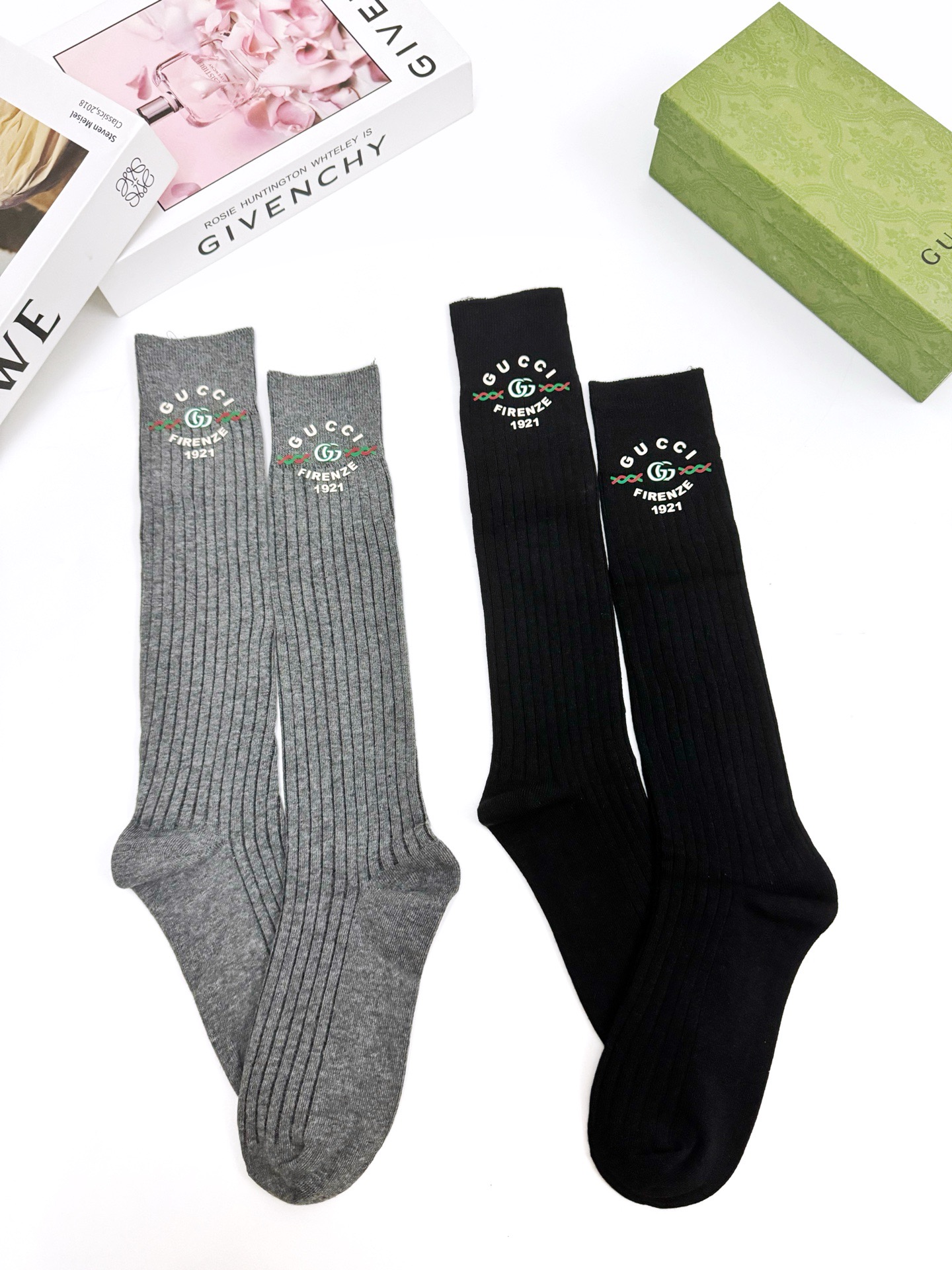 配包装 🌟【一盒一双】 🌟Gucci 古琦  经典字母logo纯棉长筒袜  小腿袜 🌟重工装饰个性时尚 🌟ins爆款！专