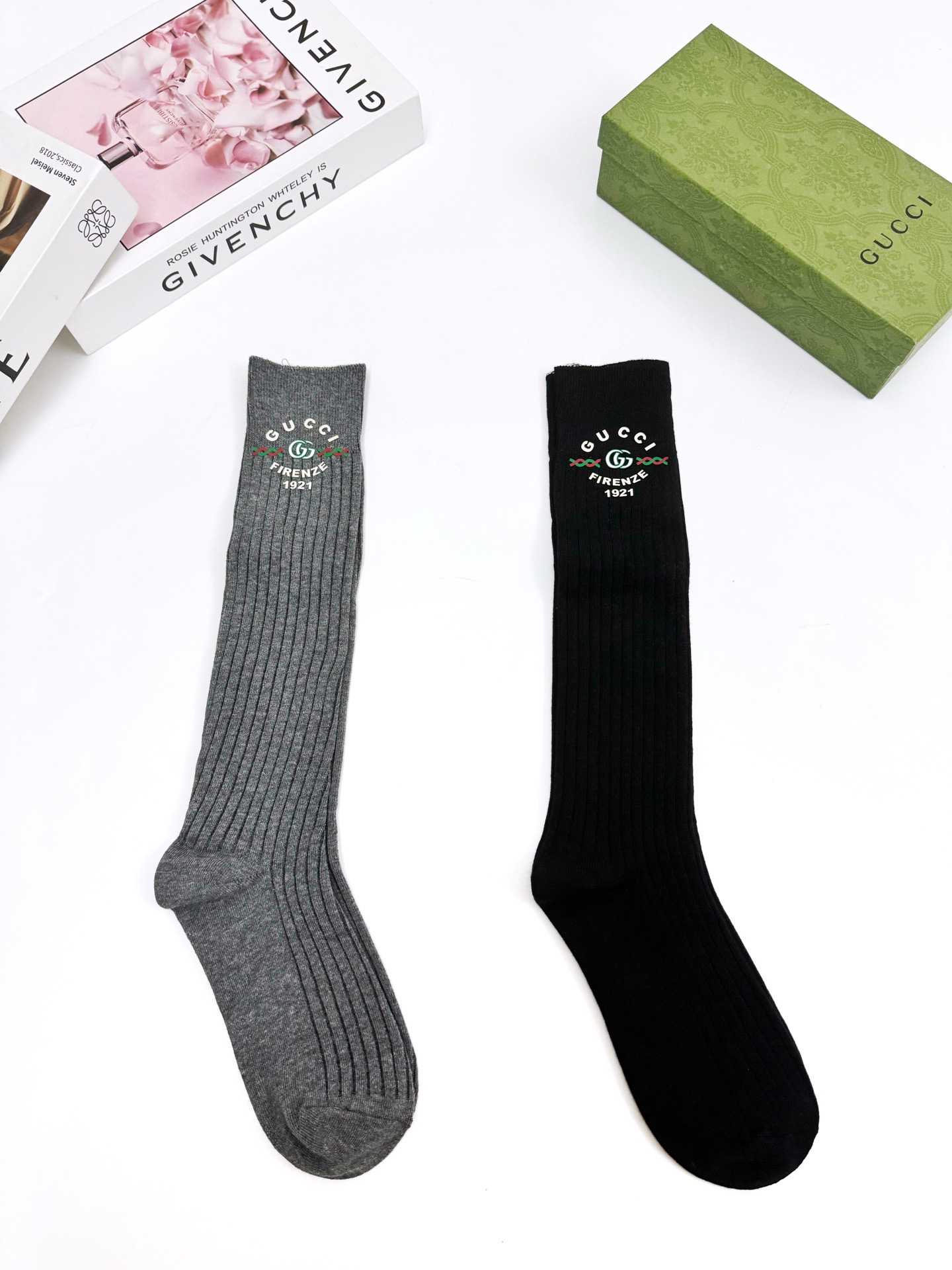 配包装 🌟【一盒一双】 🌟Gucci 古琦  经典字母logo纯棉长筒袜  小腿袜 🌟重工装饰个性时尚 🌟ins爆款！专