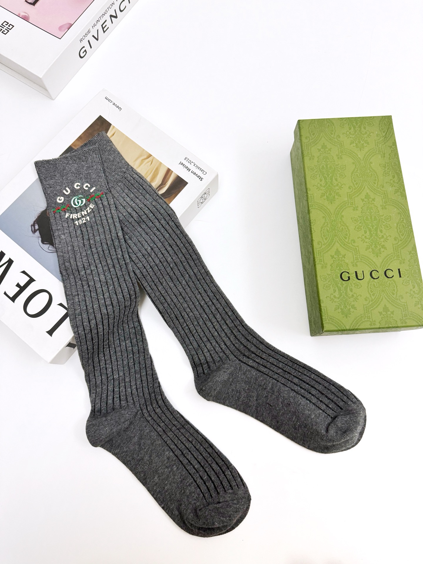 配包装 🌟【一盒一双】 🌟Gucci 古琦  经典字母logo纯棉长筒袜  小腿袜 🌟重工装饰个性时尚 🌟ins爆款！专