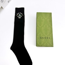 配包装 🌟【一盒一双】 🌟Gucci 古琦 经典字母logo纯棉长筒袜 小腿袜 🌟重工装饰个性时尚 🌟ins爆款!专 配包装 🌟【一盒一双】 🌟Gucci 古琦 经典字母logo纯棉长筒袜 小腿袜 🌟重工装饰个性时尚 🌟ins爆款!专