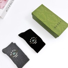 配包装 🌟【一盒一双】 🌟Gucci 古琦 经典字母logo纯棉长筒袜 小腿袜 🌟重工装饰个性时尚 🌟ins爆款!专 配包装 🌟【一盒一双】 🌟Gucci 古琦 经典字母logo纯棉长筒袜 小腿袜 🌟重工装饰个性时尚 🌟ins爆款!专
