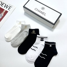 配包装 🌟【一盒5双】 🌟Chanel 香奈儿 经典字母logo 纯棉短筒袜 ,ins超火爆 纯棉面料,潮人必备 配包装 🌟【一盒5双】 🌟Chanel 香奈儿 经典字母logo 纯棉短筒袜 ,ins超火爆 纯棉面料,潮人必备
