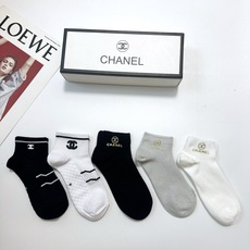 配包装 🌟【一盒5双】 🌟Chanel 香奈儿 经典字母logo 纯棉短筒袜 ,ins超火爆 纯棉面料,潮人必备 配包装 🌟【一盒5双】 🌟Chanel 香奈儿 经典字母logo 纯棉短筒袜 ,ins超火爆 纯棉面料,潮人必备