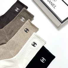 配包装 🌟【一盒5 双】 🌟Chanel 香奈儿 经典刺绣字母logo 纯棉中筒袜 ,ins超火爆小腿袜,纯棉面料 配包装 🌟【一盒5 双】 🌟Chanel 香奈儿 经典刺绣字母logo 纯棉中筒袜 ,ins超火爆小腿袜,纯棉面料
