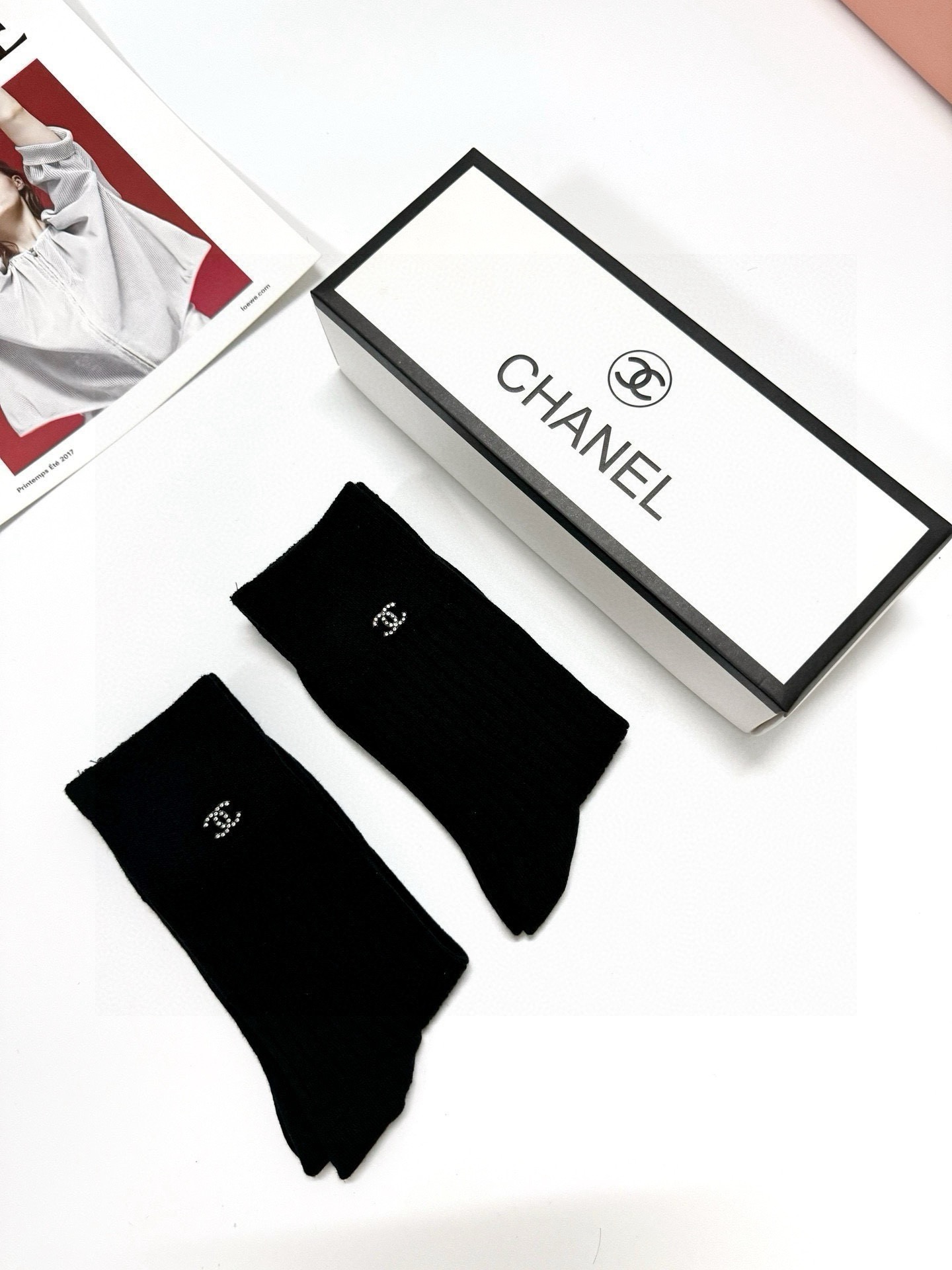 配包装 🌟【一盒2 双】  🌟Chanel 香奈儿 经典字母logo ins超火爆中筒袜，纯棉面料，潮人必备 ，经典配色