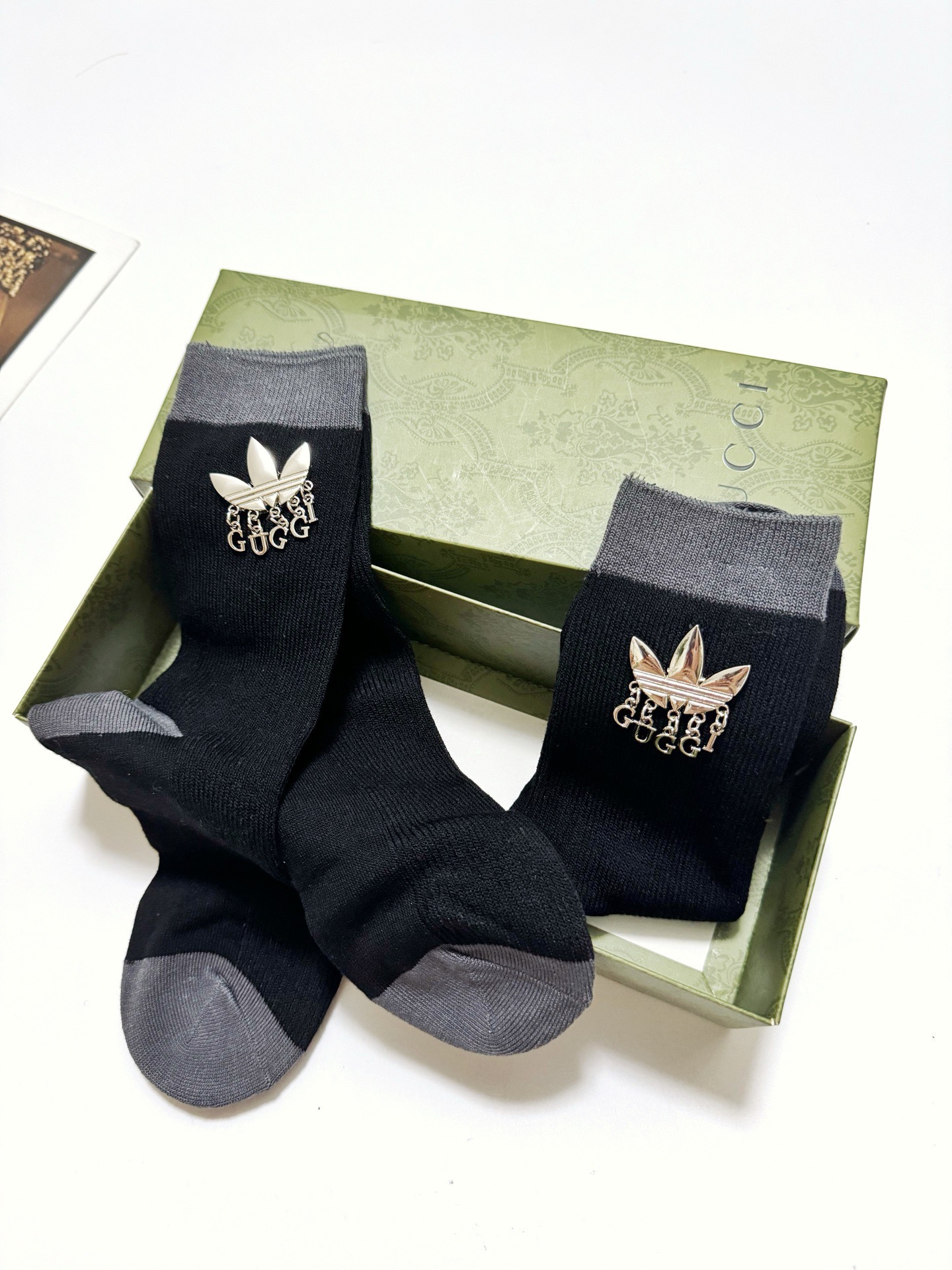 配包装 🌟【一盒2 双】  🌟Gucci 古琦  经典字母logo 纯棉中筒袜   ，ins超火爆短袜，纯棉面料，潮人必