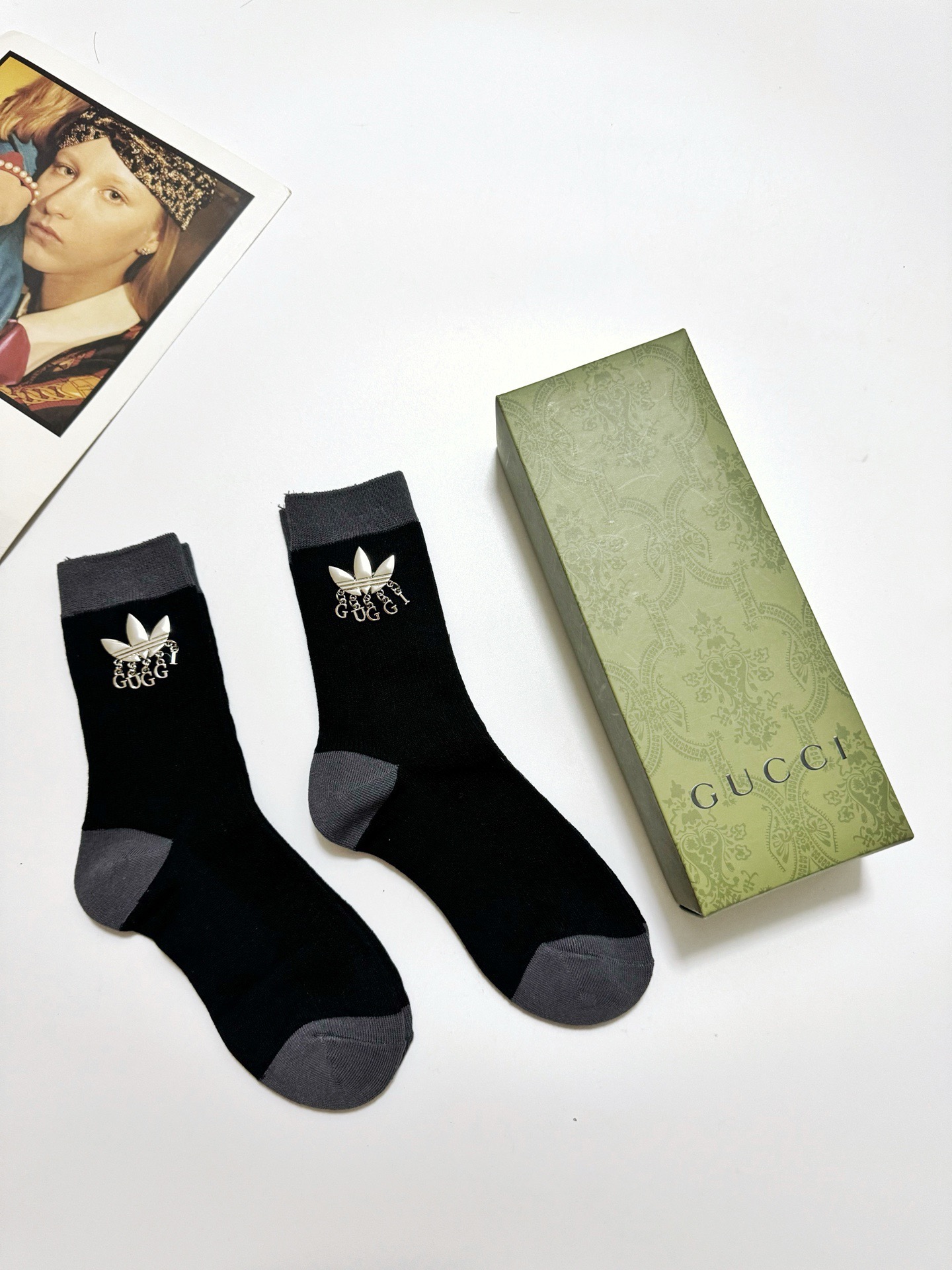 配包装 🌟【一盒2 双】  🌟Gucci 古琦  经典字母logo 纯棉中筒袜   ，ins超火爆短袜，纯棉面料，潮人必