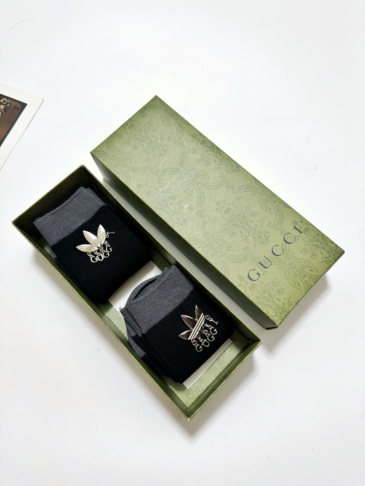配包装 🌟【一盒2 双】  🌟Gucci 古琦  经典字母logo 纯棉中筒袜   ，ins超火爆短袜，纯棉面料，潮人必