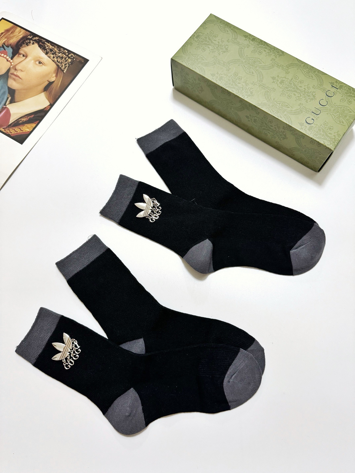 配包装 🌟【一盒2 双】  🌟Gucci 古琦  经典字母logo 纯棉中筒袜   ，ins超火爆短袜，纯棉面料，潮人必