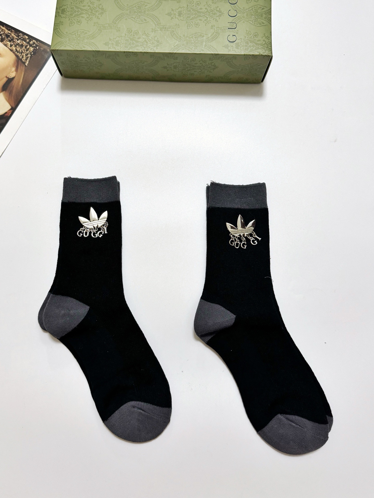 配包装 🌟【一盒2 双】  🌟Gucci 古琦  经典字母logo 纯棉中筒袜   ，ins超火爆短袜，纯棉面料，潮人必