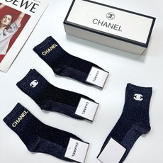 配包装 🌟【一盒4双】 🌟 Chanel 香奈儿 经典字母logo金银丝混纺中筒袜 🌟经典配色个性时尚 🌟ins爆款 配包装 🌟【一盒4双】 🌟 Chanel 香奈儿 经典字母logo金银丝混纺中筒袜 🌟经典配色个性时尚 🌟ins爆款