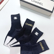 配包装 🌟【一盒4双】 🌟 Chanel 香奈儿 经典字母logo金银丝混纺中筒袜 🌟经典配色个性时尚 🌟ins爆款 配包装 🌟【一盒4双】 🌟 Chanel 香奈儿 经典字母logo金银丝混纺中筒袜 🌟经典配色个性时尚 🌟ins爆款