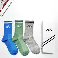 配包装 🌟【一盒3双】 🌟 alo 经典字母logo 纯棉中筒袜 ,ins超火爆小腿短袜,纯棉面料,潮人必备 ,经 配包装 🌟【一盒3双】 🌟 alo 经典字母logo 纯棉中筒袜 ,ins超火爆小腿短袜,纯棉面料,潮人必备 ,经