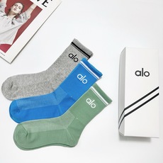 配包装 🌟【一盒3双】 🌟 alo 经典字母logo 纯棉中筒袜 ,ins超火爆小腿短袜,纯棉面料,潮人必备 ,经 配包装 🌟【一盒3双】 🌟 alo 经典字母logo 纯棉中筒袜 ,ins超火爆小腿短袜,纯棉面料,潮人必备 ,经