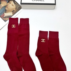 配包装 🌟【一盒2双】 🌟Chanel 香奈儿 经典字母 logo中筒袜 小腿袜 年袜 !超级软糯亲肤! 🌟ins爆款! 配包装 🌟【一盒2双】 🌟Chanel 香奈儿 经典字母 logo中筒袜 小腿袜 年袜 !超级软糯亲肤! 🌟ins爆款!
