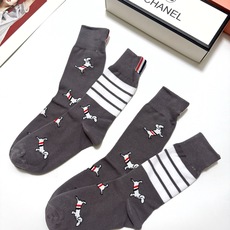 配包装 🌟【一盒2 双】 🌟Thom Browne 汤姆·布朗 经典腊肠犬logo 纯棉中筒袜 ,纯棉面料,潮人必备 配包装 🌟【一盒2 双】 🌟Thom Browne 汤姆·布朗 经典腊肠犬logo 纯棉中筒袜 ,纯棉面料,潮人必备
