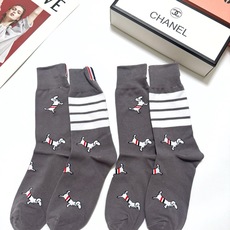 配包装 🌟【一盒2 双】 🌟Thom Browne 汤姆·布朗 经典腊肠犬logo 纯棉中筒袜 ,纯棉面料,潮人必备 配包装 🌟【一盒2 双】 🌟Thom Browne 汤姆·布朗 经典腊肠犬logo 纯棉中筒袜 ,纯棉面料,潮人必备