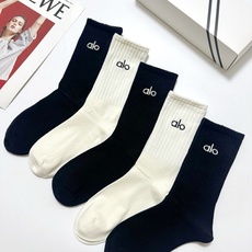 配包装 🌟【一盒5 双】 🌟alo 经典刺绣字母logo 纯棉中筒袜 ,ins超火爆小腿袜,纯棉面料,潮人必备 , 配包装 🌟【一盒5 双】 🌟alo 经典刺绣字母logo 纯棉中筒袜 ,ins超火爆小腿袜,纯棉面料,潮人必备 ,