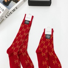 配包装 🌟【一盒2 双】 🌟Gucci 古奇 爆款金银丝长筒袜 中筒袜,超级火爆小腿袜🔥双针针织混纺金银丝材质,超完美结 配包装 🌟【一盒2 双】 🌟Gucci 古奇 爆款金银丝长筒袜 中筒袜,超级火爆小腿袜🔥双针针织混纺金银丝材质,超完美结