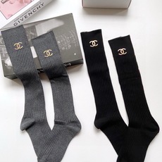 配包装 🌟【一盒一双】 🌟Chanel 香奈儿 经典双C字母logo纯棉长筒袜 小腿袜 🌟ins爆款!专柜在售ing 配包装 🌟【一盒一双】 🌟Chanel 香奈儿 经典双C字母logo纯棉长筒袜 小腿袜 🌟ins爆款!专柜在售ing