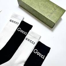 配包装 🌟【一盒4 双】 🌟Gucci 古奇 爆款双G字母 长筒袜 小腿袜,短腿袜 🔥专柜同步发售ing ,巨多明星红 配包装 🌟【一盒4 双】 🌟Gucci 古奇 爆款双G字母 长筒袜 小腿袜,短腿袜 🔥专柜同步发售ing ,巨多明星红