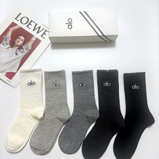 配包装 🌟【一盒5 双】 🌟alo 经典刺绣字母logo 纯棉中筒袜 ,ins超火爆小腿袜,纯棉面料,潮人必备 , 配包装 🌟【一盒5 双】 🌟alo 经典刺绣字母logo 纯棉中筒袜 ,ins超火爆小腿袜,纯棉面料,潮人必备 ,