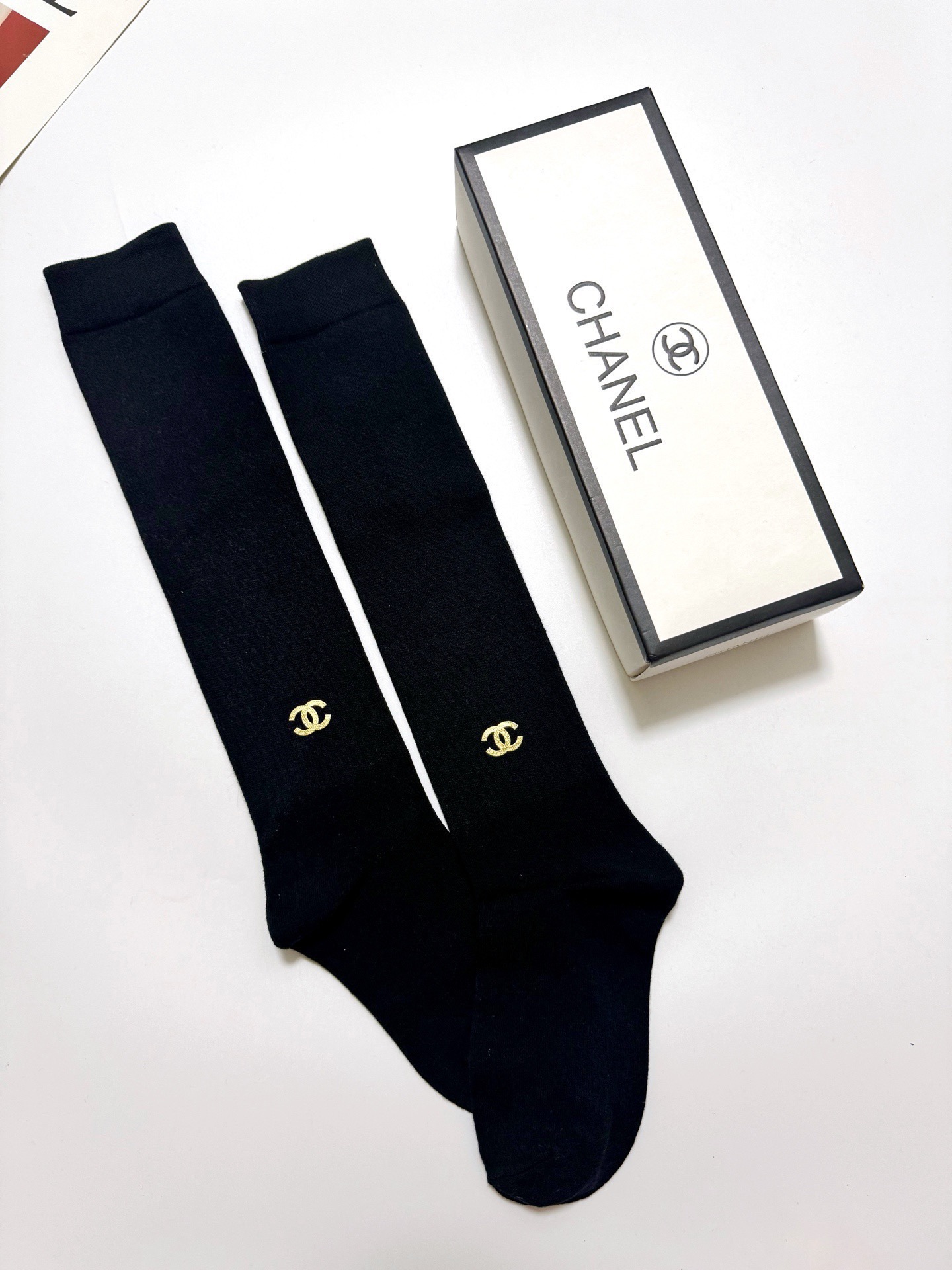 配包装 🌟【一盒一双】 🌟Chanel 香奈儿 经典双C字母logo纯棉长筒袜  小腿袜 🌟ins爆款！专柜在售ing 