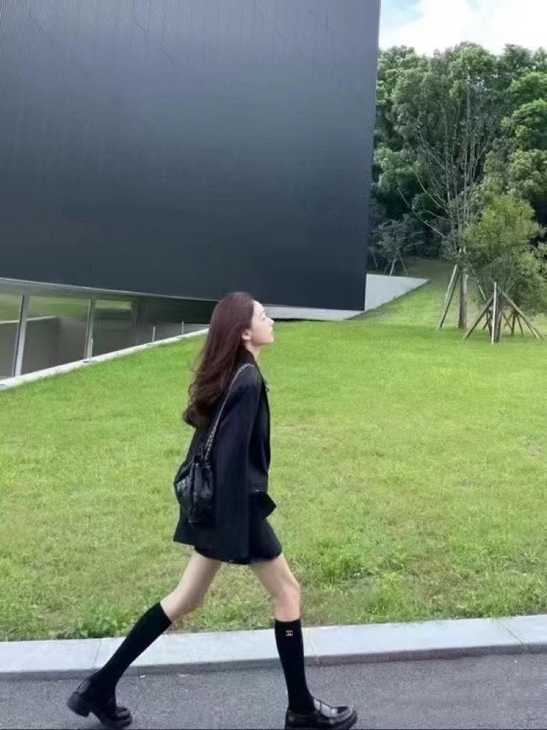 配包装 🌟【一盒一双】 🌟Chanel 香奈儿 经典双C字母logo纯棉长筒袜 小腿袜 🌟ins爆款!专柜在售ing 配包装 🌟【一盒一双】 🌟Chanel 香奈儿 经典双C字母logo纯棉长筒袜 小腿袜 🌟ins爆款!专柜在售ing