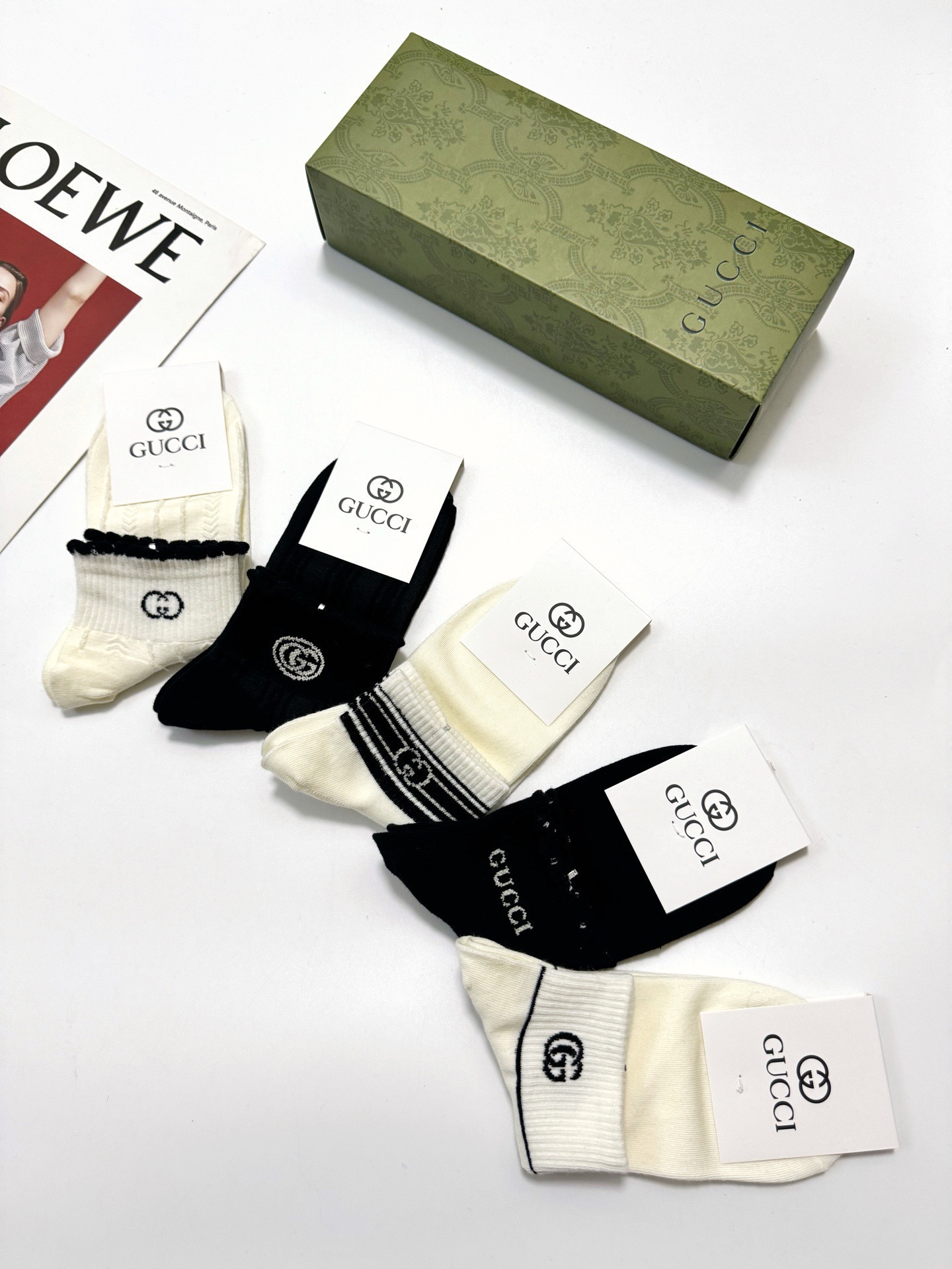 配包装 🌟【一盒5 双】  🌟Gucci 古琦 经典字母logo 双G 短袜   ，ins超火爆短袜，纯棉面料，潮人必备