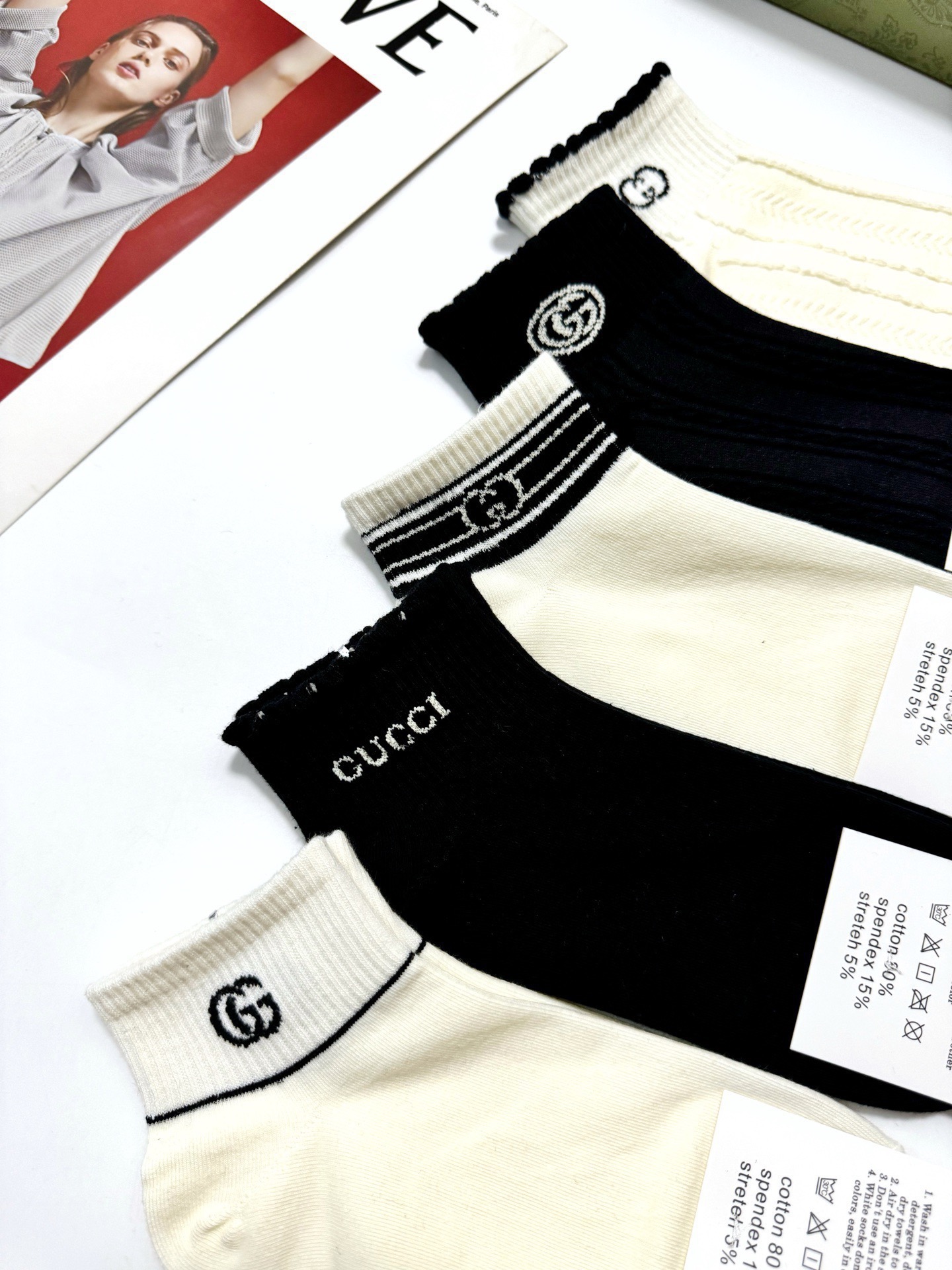 配包装 🌟【一盒5 双】  🌟Gucci 古琦 经典字母logo 双G 短袜   ，ins超火爆短袜，纯棉面料，潮人必备