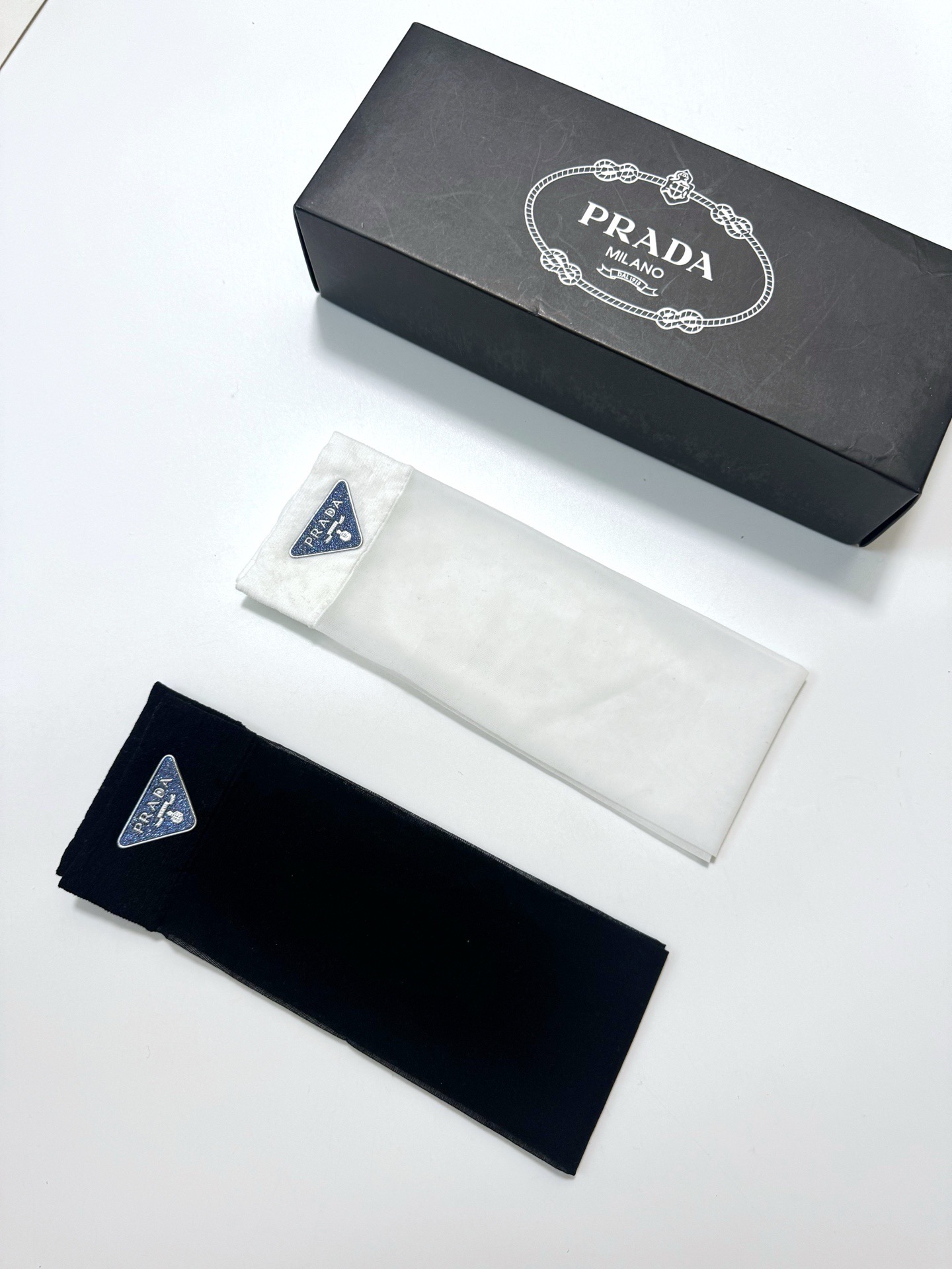 配包装 🌟【一盒2 双】 🌟Prada 普拉达 经典字母logo中筒丝袜 小腿袜  🌟ins爆款！专柜在售ing 🌟好看