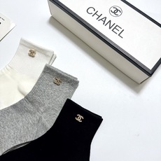 配包装 🌟【一盒3双】 🌟Chanel 香奈儿 经典字母logo 透气纯棉短筒袜 ,ins超火爆红人同款,精美 面料, 配包装 🌟【一盒3双】 🌟Chanel 香奈儿 经典字母logo 透气纯棉短筒袜 ,ins超火爆红人同款,精美 面料,
