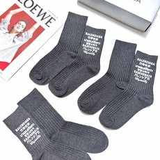 配包装 🌟【一盒3双】 🌟巴黎世家 balenciaga 经典字母logo纯棉中筒袜 🌟重工装饰个性时尚 🌟ins爆 配包装 🌟【一盒3双】 🌟巴黎世家 balenciaga 经典字母logo纯棉中筒袜 🌟重工装饰个性时尚 🌟ins爆