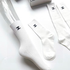 配包装 🌟【一盒2双】 🌟Chanel 香奈儿 经典字母logo纯棉长筒袜 小腿袜 🌟重工装饰个性时尚 🌟ins爆款! 配包装 🌟【一盒2双】 🌟Chanel 香奈儿 经典字母logo纯棉长筒袜 小腿袜 🌟重工装饰个性时尚 🌟ins爆款!