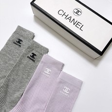 配包装 🌟【一盒4 双】 🌟Chanel 香奈儿 经典字母logo 超薄无骨中筒袜,纯棉 条纹小腿袜 堆堆袜 🌟ins 配包装 🌟【一盒4 双】 🌟Chanel 香奈儿 经典字母logo 超薄无骨中筒袜,纯棉 条纹小腿袜 堆堆袜 🌟ins