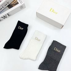 配包装 🌟【一盒3 双】 🌟Dior 迪奥 爆款字母logo中筒袜 小腿袜🔥纯棉混纺材质,超完美配色,款式经典,专柜同步 配包装 🌟【一盒3 双】 🌟Dior 迪奥 爆款字母logo中筒袜 小腿袜🔥纯棉混纺材质,超完美配色,款式经典,专柜同步